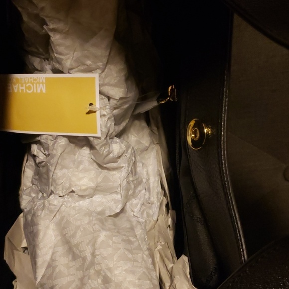 Michael Kors Devon Large Shoulder Tote - Picture 8 of 8